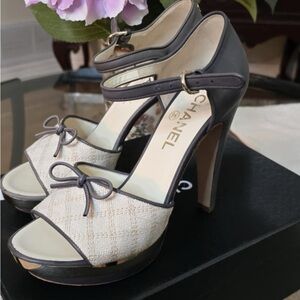 CHANEL Black and Cream Sandals